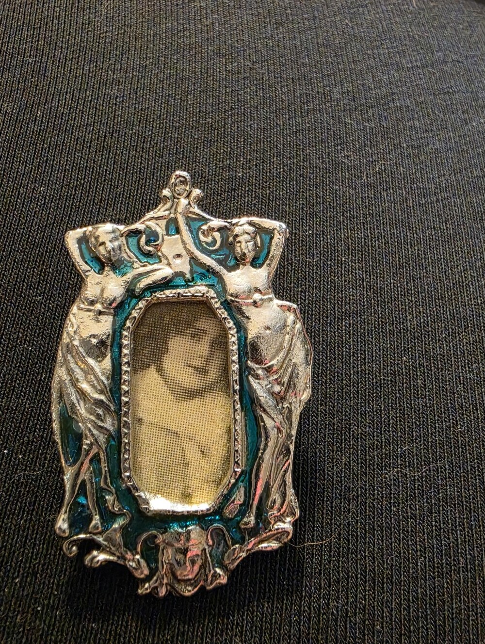 Silver-Tone Art Nouveau Portrait Photo Locket Brooch - Teal Accent